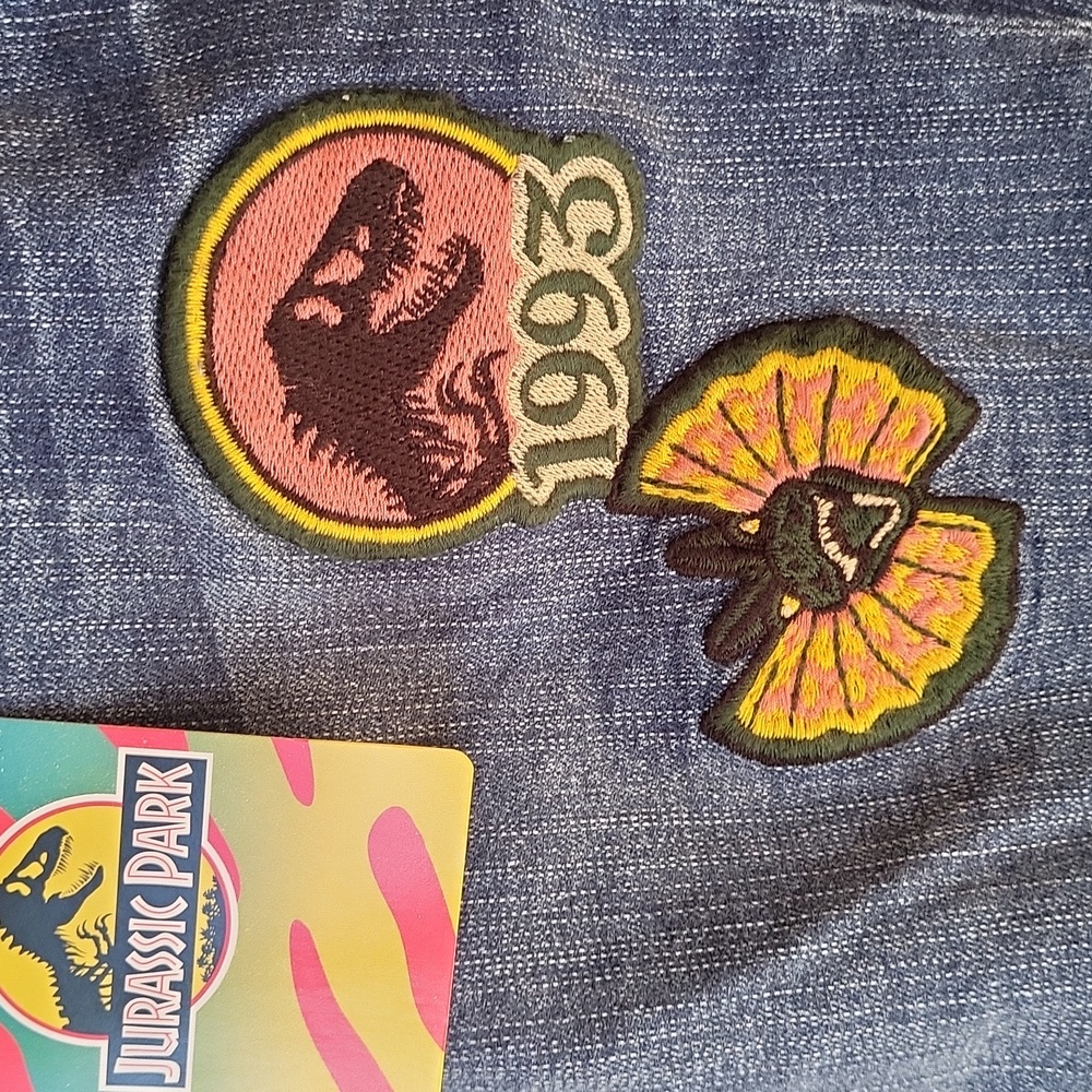 NWT Universal Jurassic Park Mid Rise Shorts - Picture 10 of 13